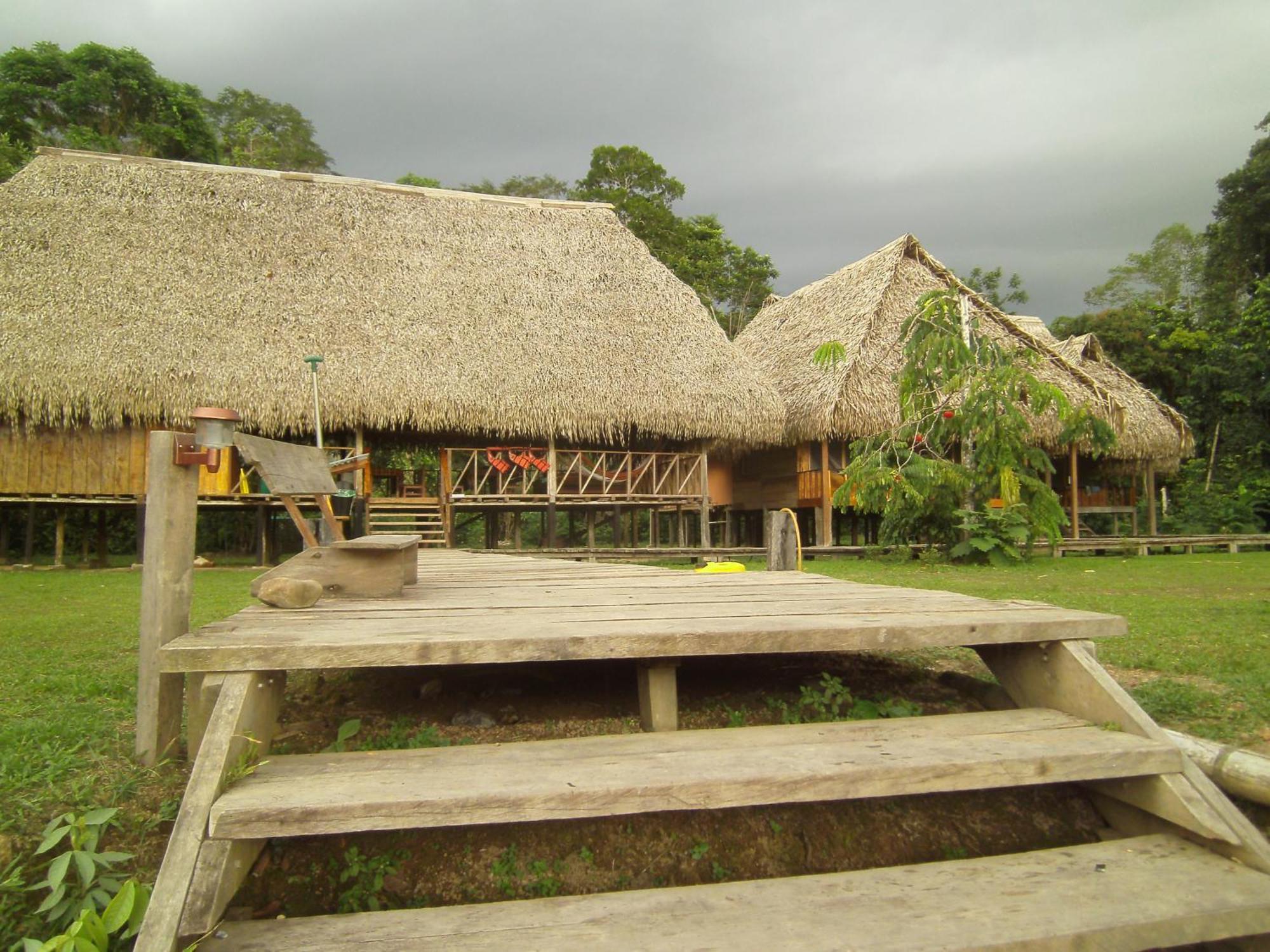 Aguas Negras River Lodge Puerto Montufar Buitenkant foto